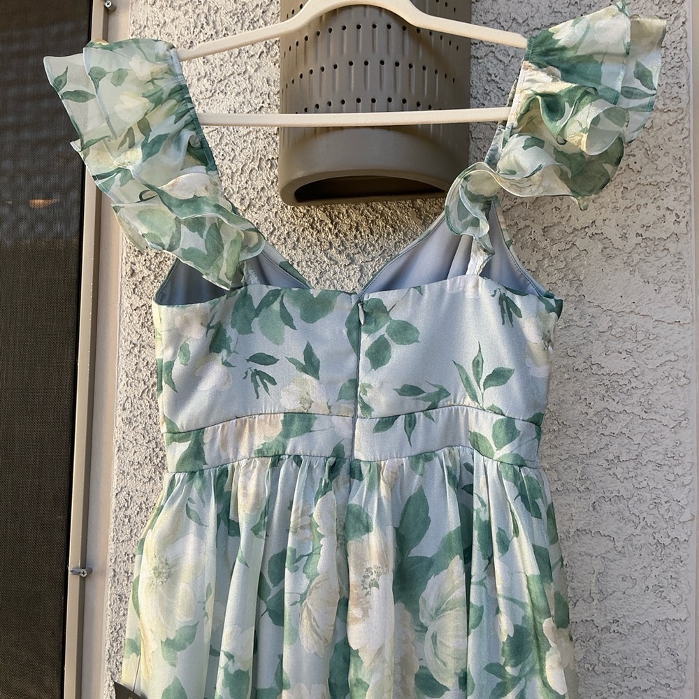 NWT Lulu’s Soiree Perfection Light Blue Floral Ruffled Tiered Maxi Dress Medium - Picture 8 of 13